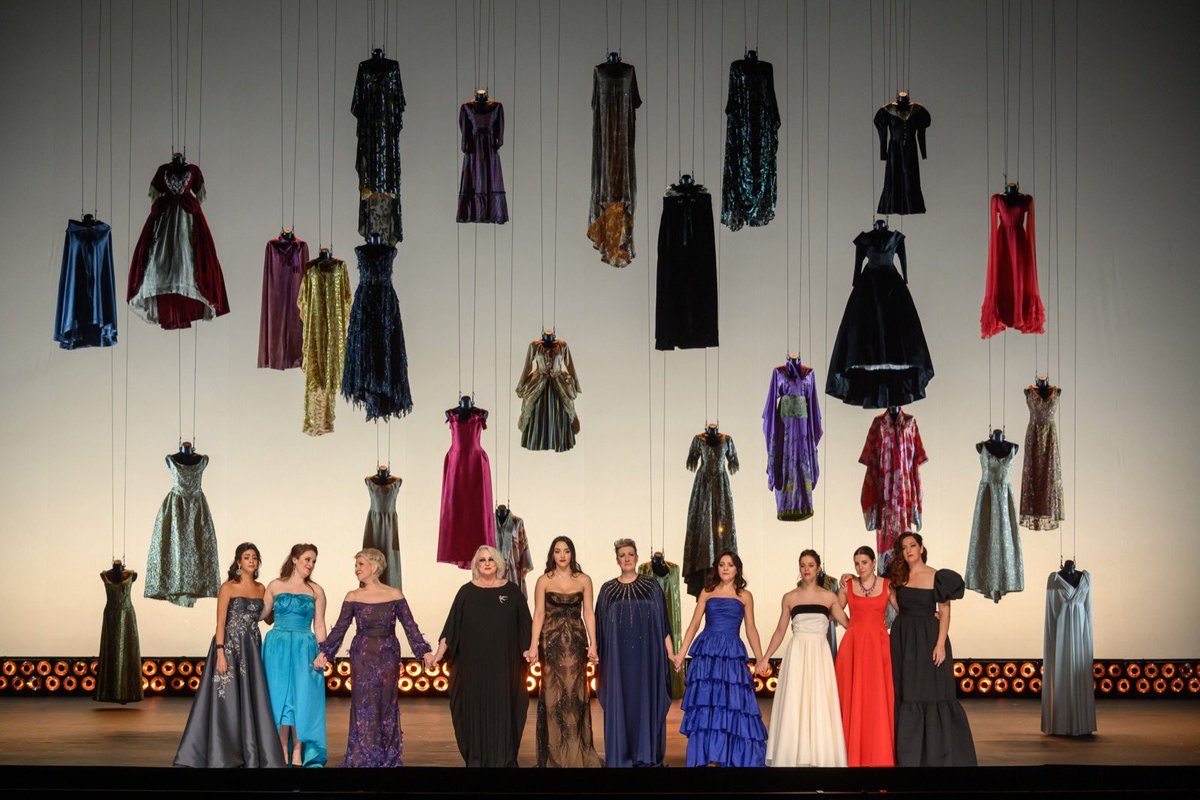 VictoriadelosÁngeles tweet media