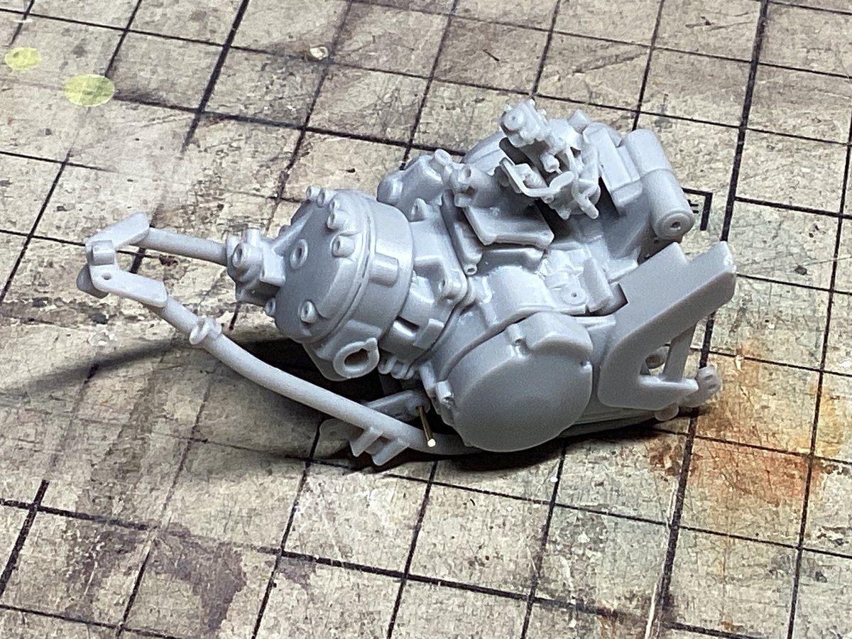 右折1/12ヤマハSDR200 エンジンの仮組み 何の問題もなく外観ができます 