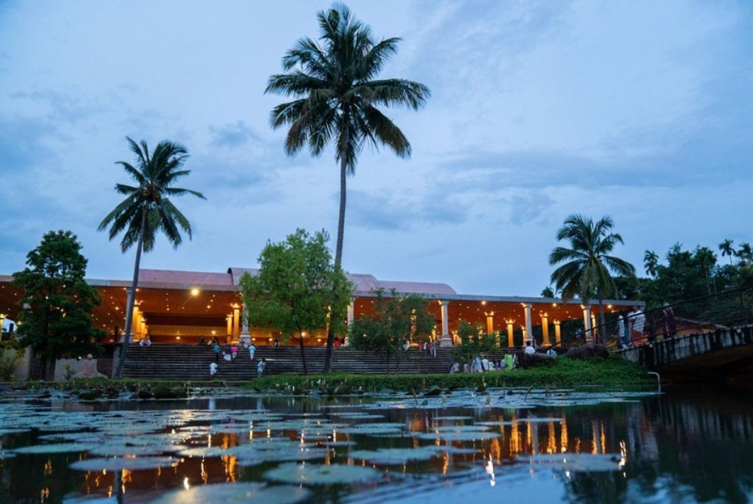 ElsaMessilaElsa's tweet photo. In that tranquil reflection between lights and water lilies,
everything that truly matters finds its place. Breathe. You're exactly where you need to be.
#IshaFoundation https://t.co/Oi833E2Oz3