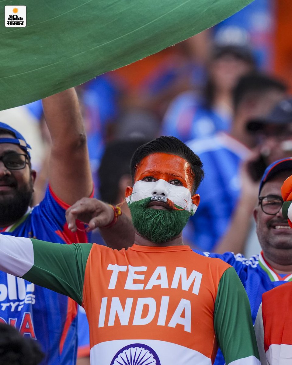 DainikBhaskar's tweet image. टी-20 वर्ल्ड कप का फाइनल डिफेंडिंग चैंपियन भारत और न्यूजीलैंड के बीच शाम 7 बजे से अहमदाबाद के नरेंद्र मोदी स्टेडियम में खेला जाएगा। मैच का टॉस शाम 6:30 बजे होगा। दोनों टीमें स्टेडियम पहुंच गई हैं। 
dainik.bhaskar.com/5DAYngLyk1b  
#T20WorldCup2026 #CricketLive #INDvsNZFinal #INDvsNZ