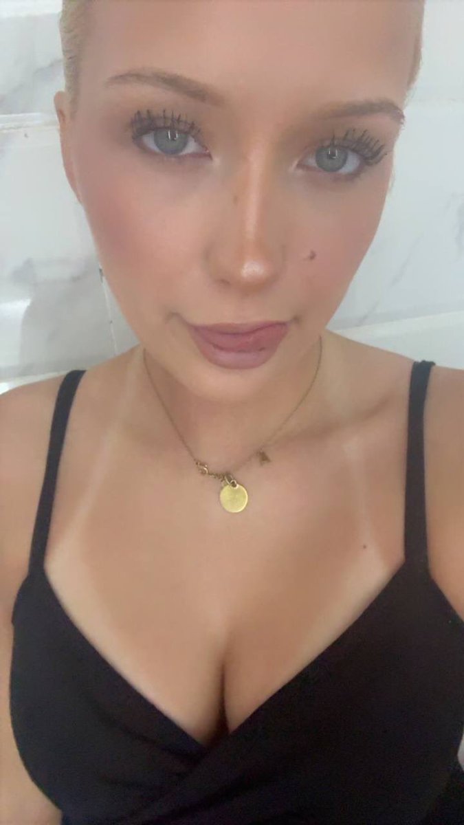 Berryblow tweet media