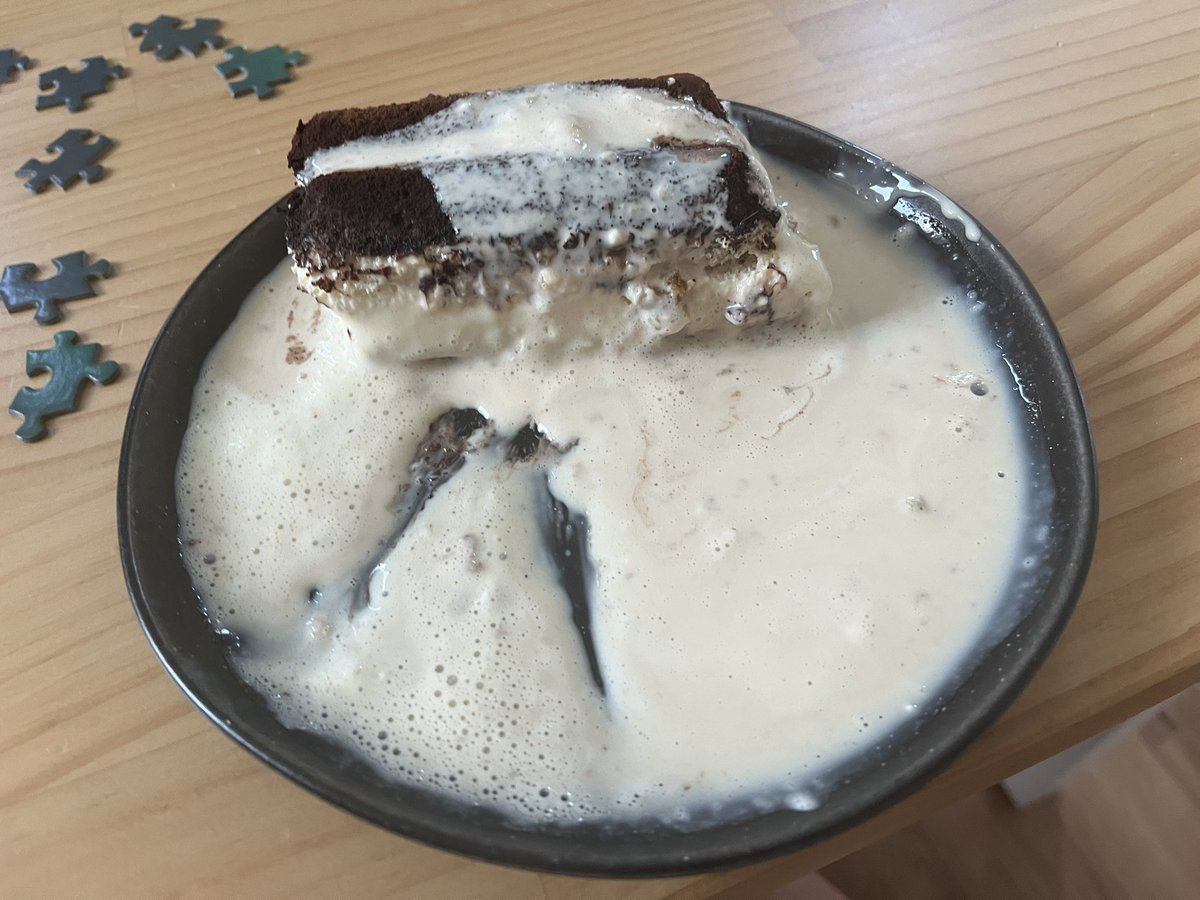 croissant tweet media