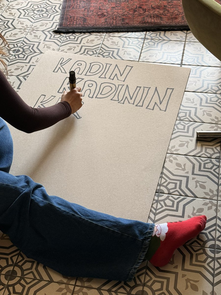 Kadınlar çiçektir yaz dedim ikna edemedim