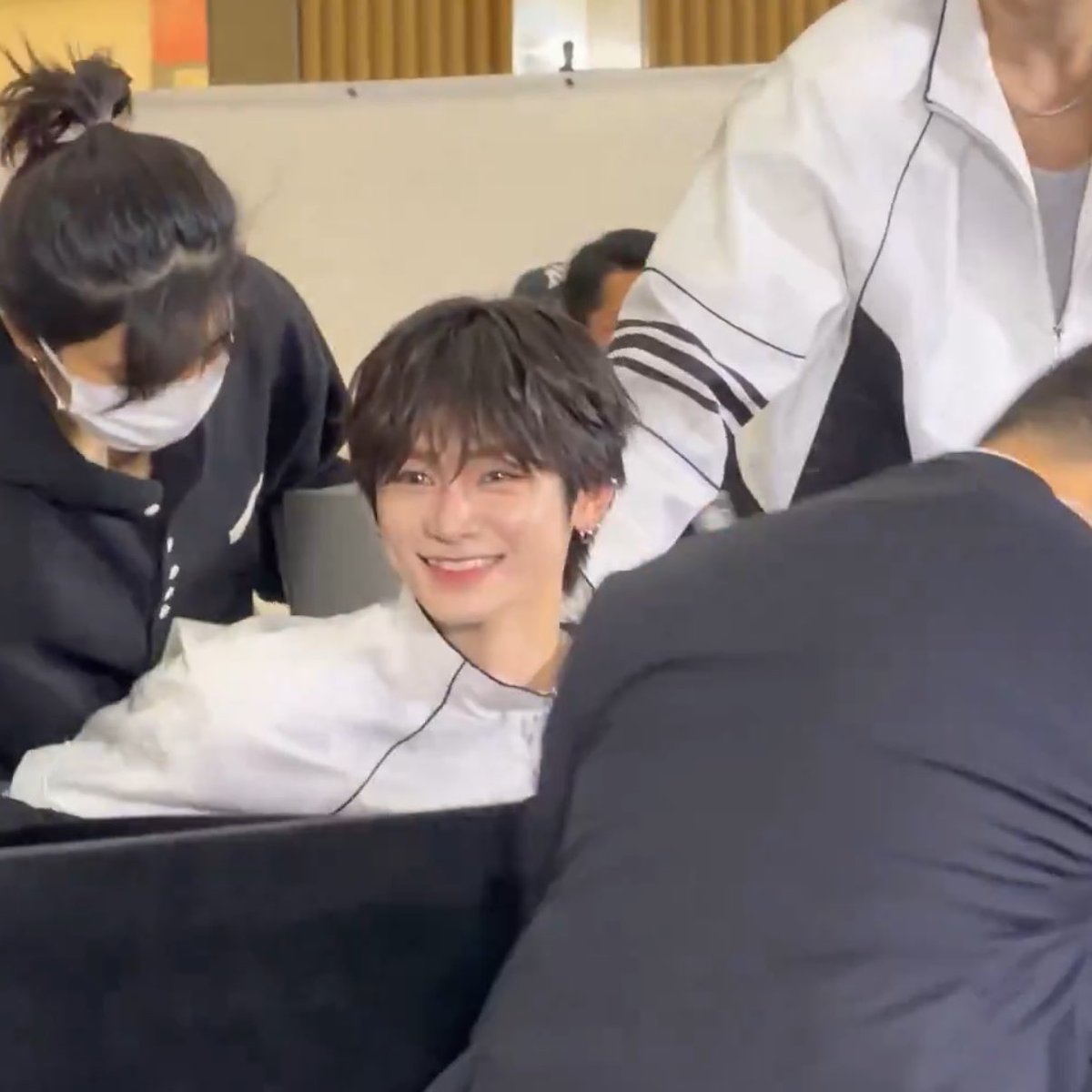 forrwon's tweet photo. 잘못한고양이표정존커ㅠㅠㅠㅠㅠㅠㅠㅠㅠ https://t.co/oh6kHQoRzi