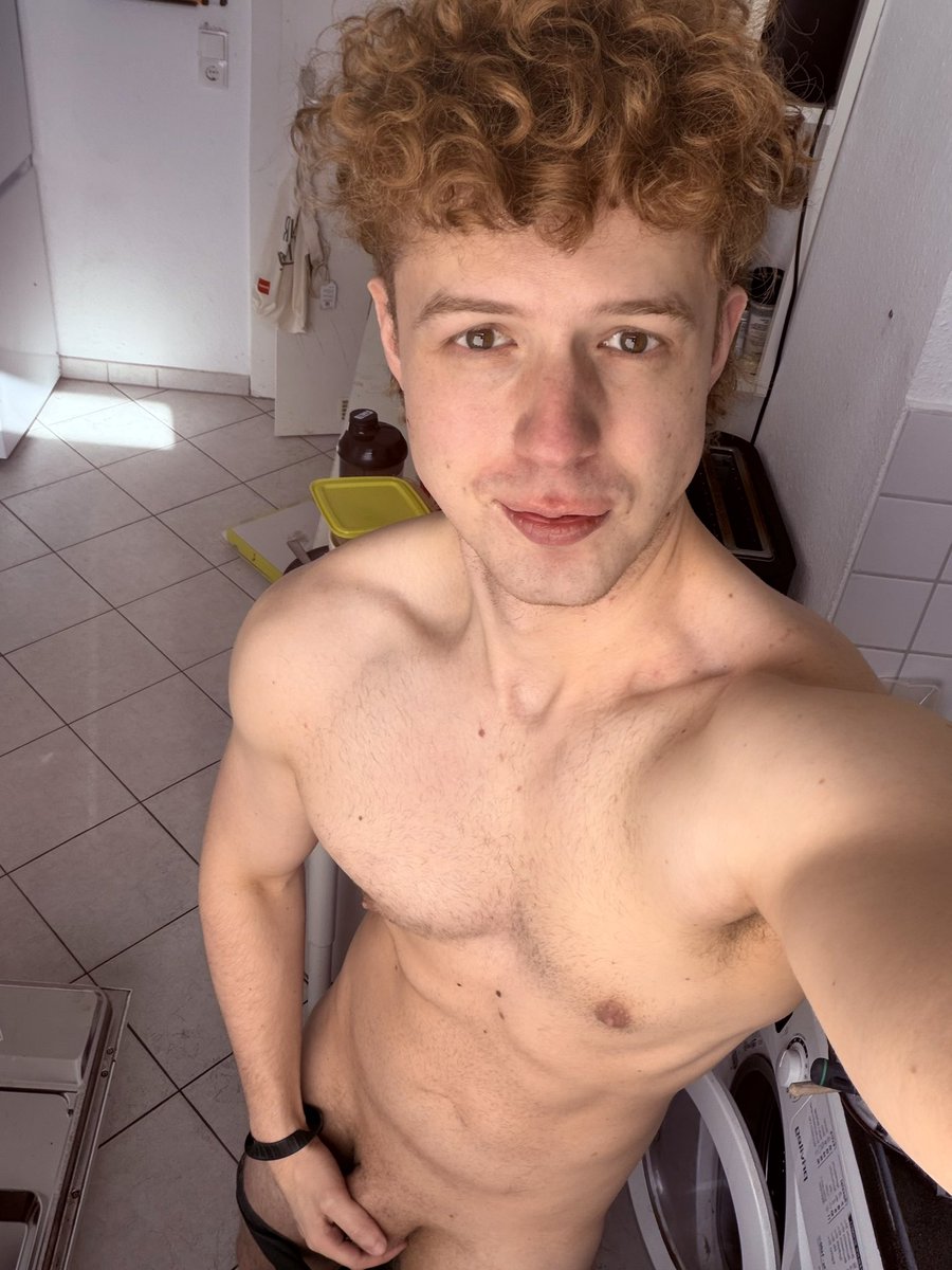 Dāni Leo - Buttery crispy ✨ flake 🥣 tweet media