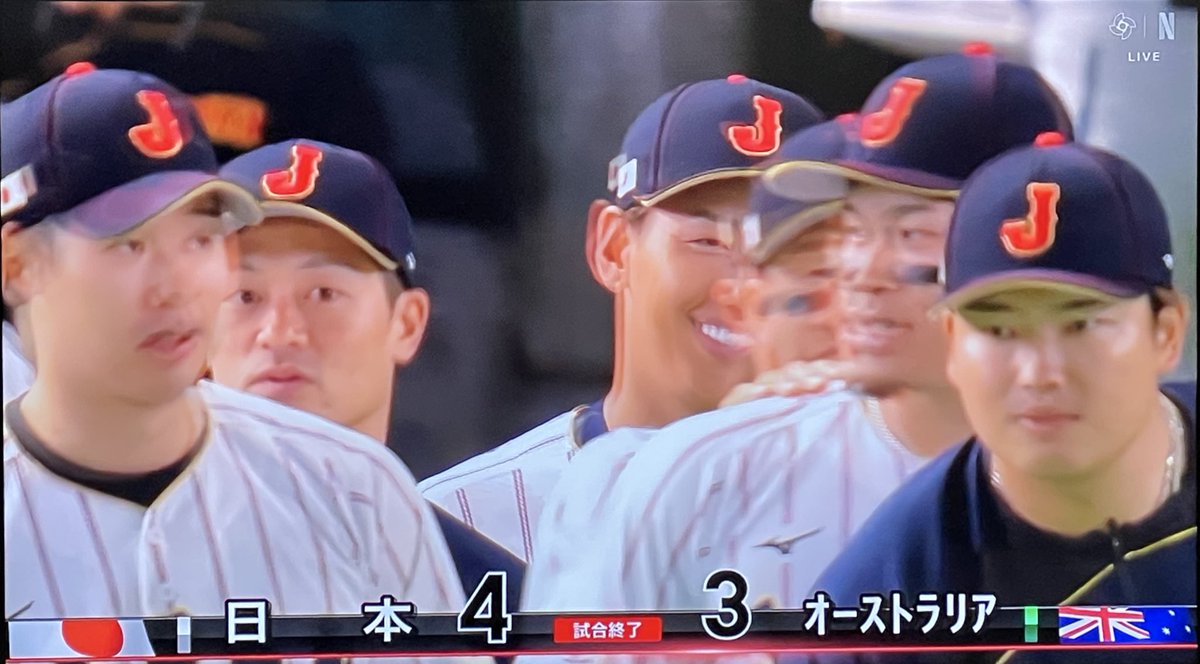 dragons735's tweet photo. 侍ほーー！！！
３連勝で1位通過決定！！！
1点取られた時は負けるんじゃないかと思ったけどマッチョマンの逆転ホームランで空気が一変したね！
マジで今年一叫んだよ
明後日のチェコ戦は宏斗-夢斗リレーになるだろうから楽しみだね
#WBC侍ジャパン 
#WBC日本代表 https://t.co/hONKt7ukGx