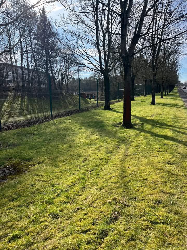 uddlitterpick's tweet image. Group pick 8/3

Aitkenhead rd  one hour 
22 bags plus loads of flytipping from the undergrowth. 
Fantastic turnout with great weather. 
Thanks to NLC for pick up today

#makingadifference

#civicpride