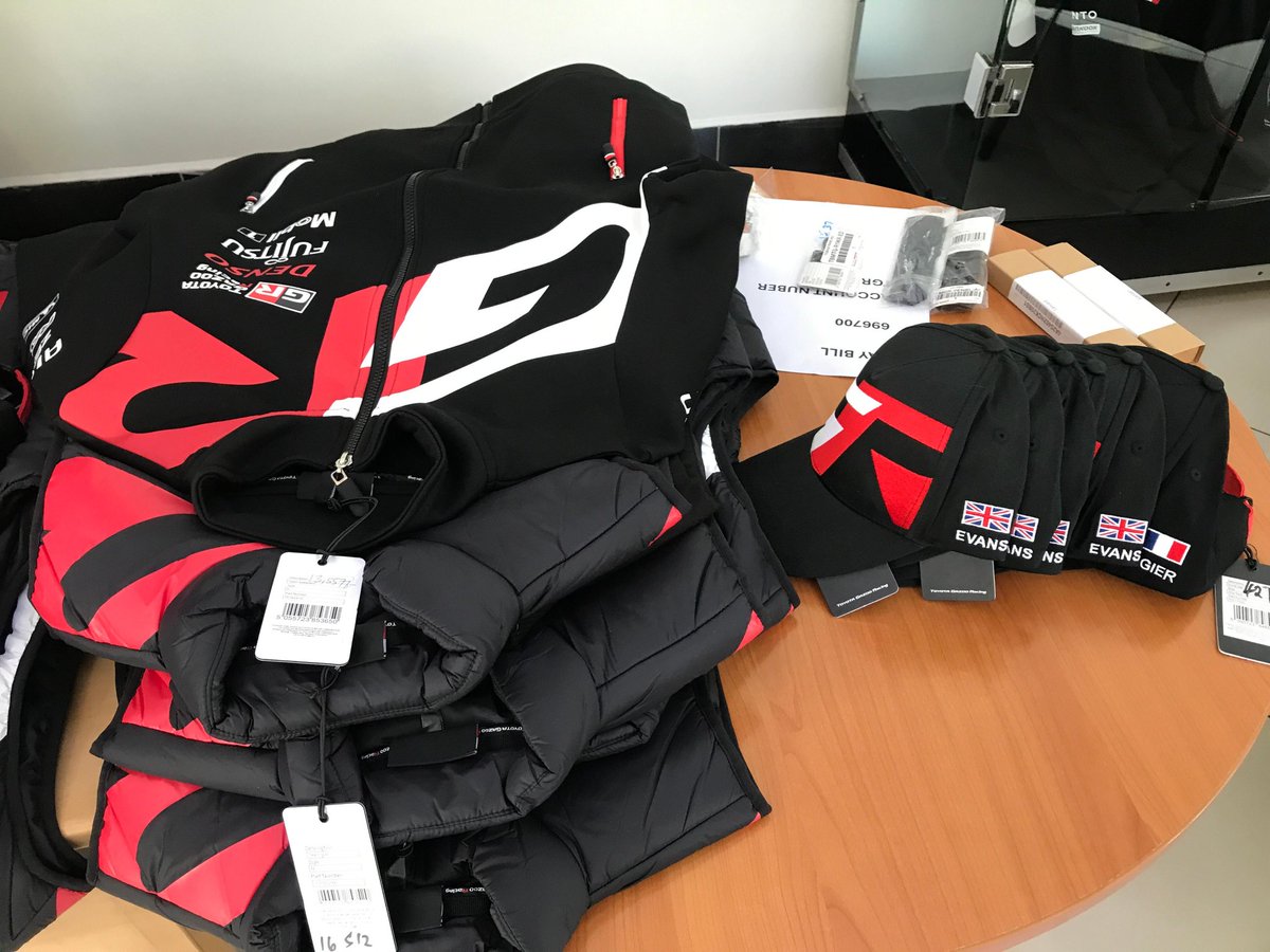 CHOBOS™ tweet media