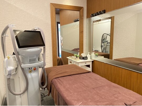 tappy8787's tweet photo. 愛音ちゃんがオーナーの、Esthetic salon BELZE渋谷で
人生初エステ体験してきました。
ぽっこりお腹を矯正(´・ω・｀)写真はHP引用させて頂きました。
楽しく施術を受けれて矯正もできて楽しい時間でした✌️

体験してみないとまずは分からないと思います✌️ https://t.co/yEvFfFOTXi