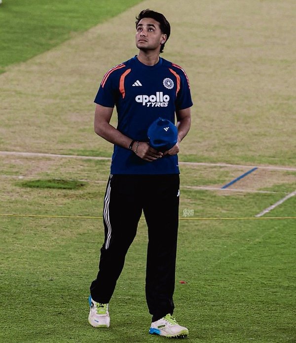 Abhishek Sharma 🧢 tweet media