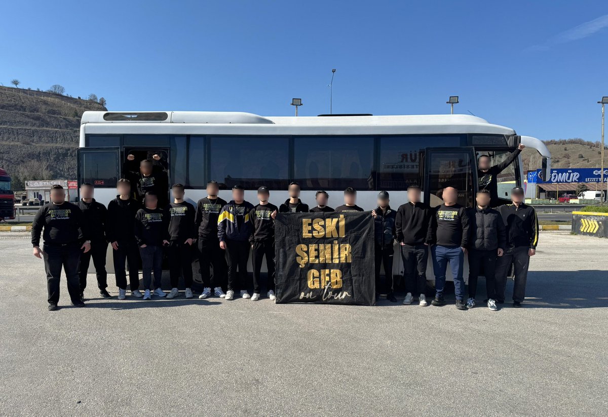 Eskisehirgencfb's tweet photo. ÇİLE DESEN ÇEKERİM İNAN ÜZÜLMEM 

📍İSTANBUL https://t.co/rLu715GV8K