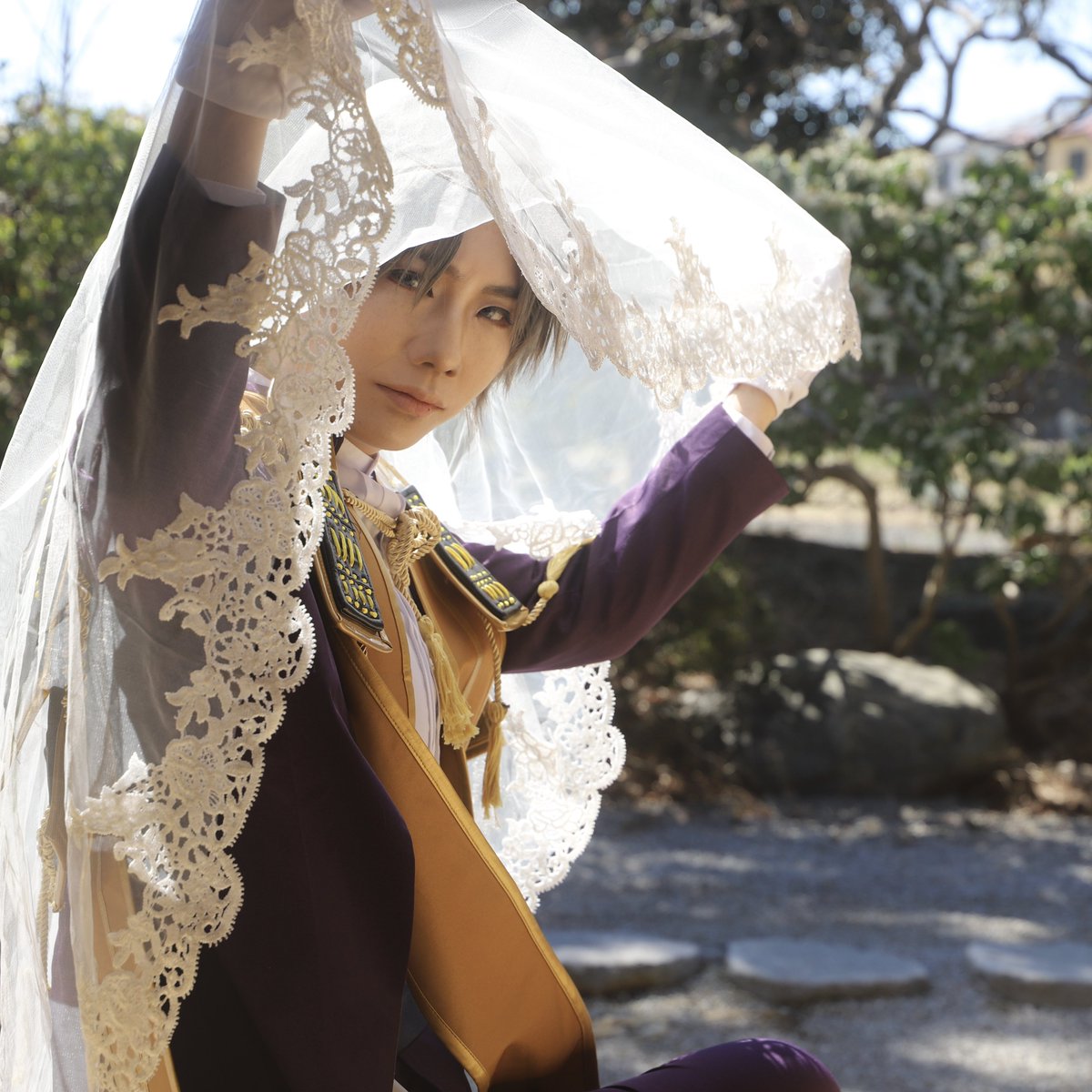 ⚠️コスプレ⚠️
そんな訳で宗三<a href="/yori_s_cos/">より (蒼月)</a>とへし宗してきたんですが過去4年間何度も挑戦してはジャンプになったり花丸になったりして挫折してきたCPな雰囲気が撮れたので写真上げます！！注意書きは「へし宗」だけで大丈夫ですかね！？R要素はないです！
2枚目は宗三の三脚カメラの設定を独り待つ長谷部