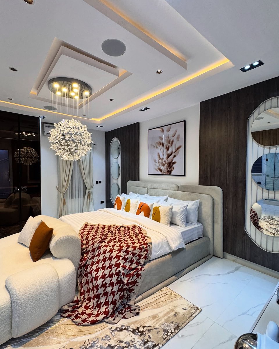 RugsVictor's tweet photo. @john322226 I'm a professional interior designer and decorator...
Give me a chance to decorate your space...

Follow me and see more of my works https://t.co/goig10H4EV