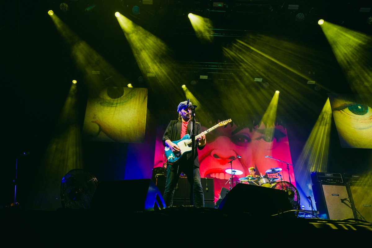 Supergrass tweet media