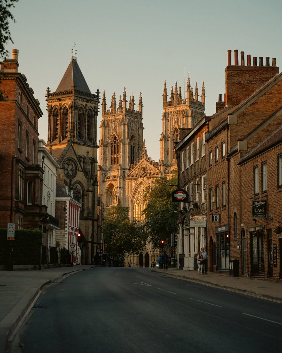 Land Lover tweet media