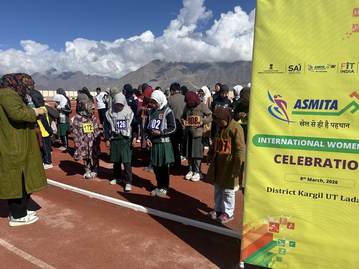 MYBKargil's tweet photo. *#ASMITALeague #KheloIndia #ShePlaysIndiaWins #BreakingTheGlassCeiling*
 *#MyBharat* https://t.co/yzXua6gNHG