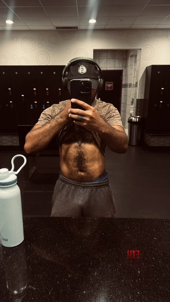 Drizzy_HTX_'s tweet photo. Gym shit #Gymlife https://t.co/MIOHzVZ3Re