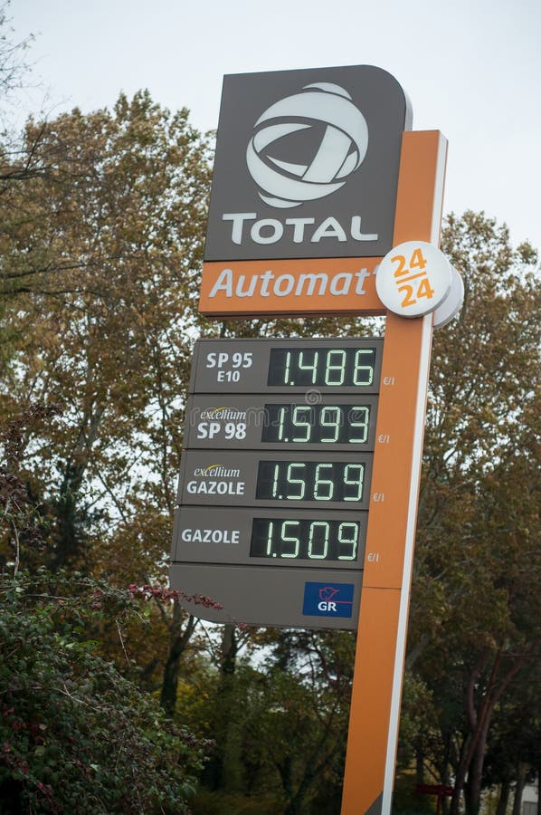 Papa qui paie 🇨🇵💸 tweet media