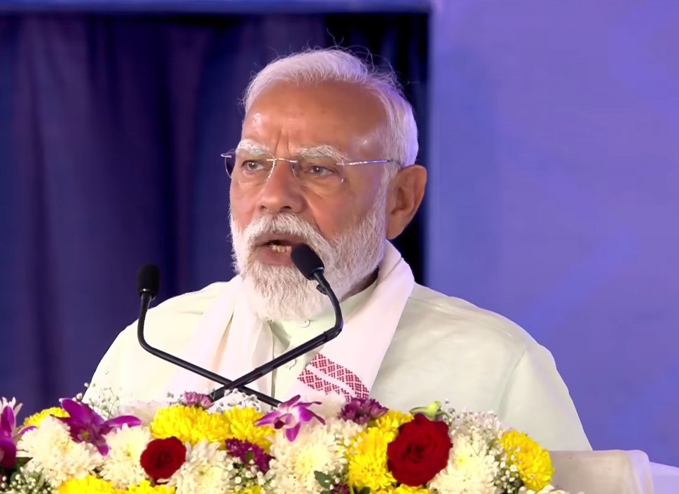 आज देश अंतरराष्ट्रीय महिला दिवस मना रहा है, और कल पश्चिम बंगाल में टीएमसी सरकार ने देश की राष्ट्रपति आदरणीय श्रीमती द्रौपदी मुर्मू जी का घोर अपमान किया है।

द्रौपदी मुर्मू जी संथाल आदिवासी परंपरा के एक बड़े उत्सव में शामिल होने के लिए बंगाल गई थीं, लेकिन राष्ट्रपति जी और आदिवासी