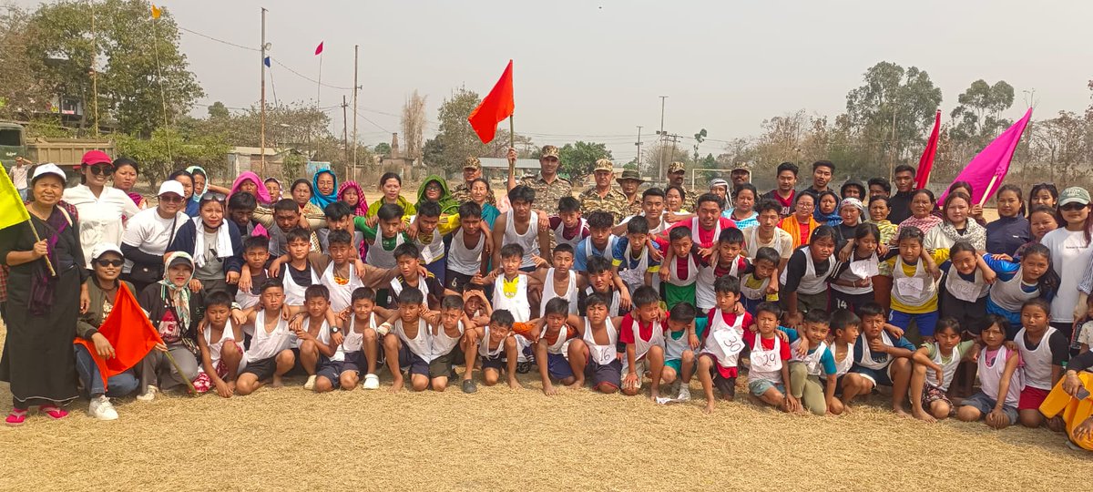 On 08 March, 10 Km Marathon was organized at Sekmai, Imphal West by local populace to promote fitness, 
Dett 152 Bn CRPF (C/152) helped through adm arrangements, refreshments for participants.
CRPF men remained present during event, motivated runners n ensured secure conduct.
