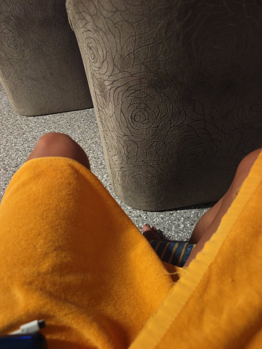 Webin1069 tweet media