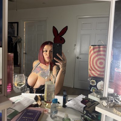 SassyMarie1995's tweet photo. #NewProfilePic https://t.co/EaVKe1i4B3