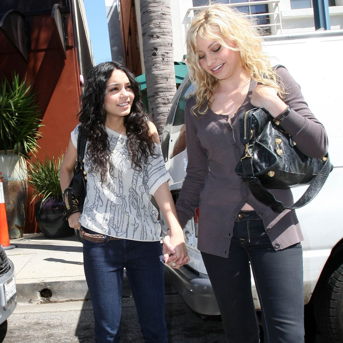 Vanessa Hudgens Archive tweet media