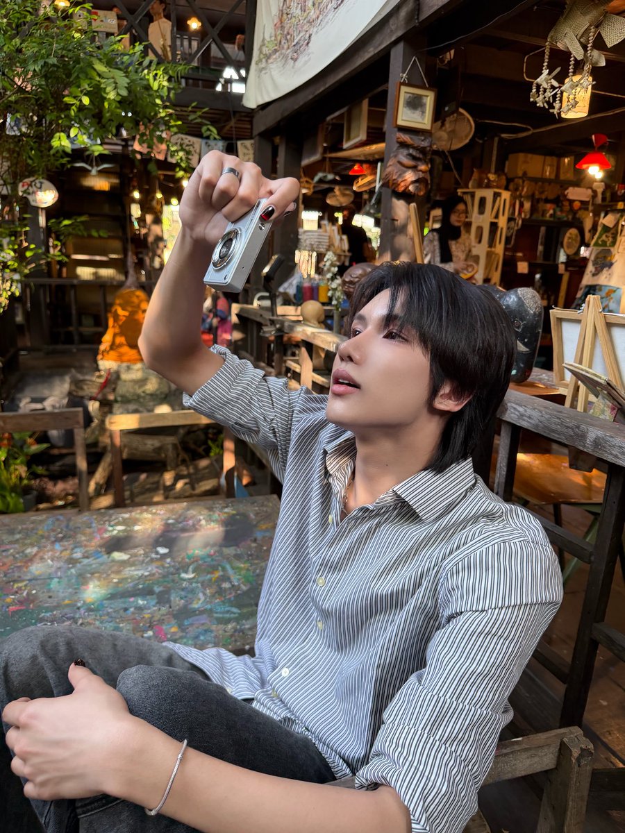 ชอบคนถ่ายรูปให้ไหมครับ📸