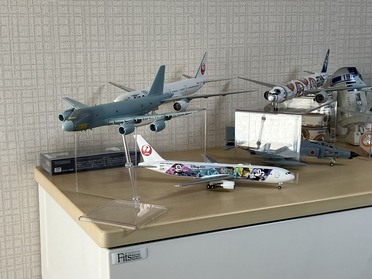 ピットロードのP-1も、このタイプのスタンドがぴったりサイズでした。