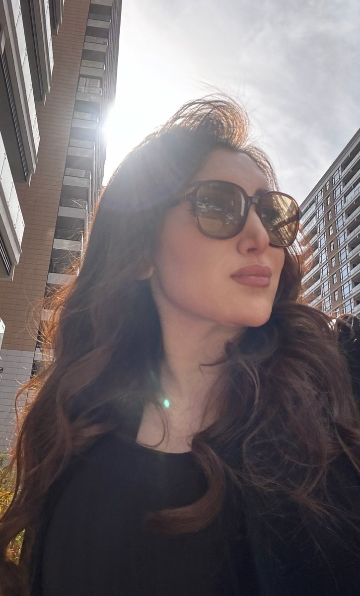 RabeeZainab's tweet photo. ما زلنا ننجو، لأن للسرد بقية…
8 - مارس 🕊️
ليبقَ صوتُ المرأة عاليًا بعلوِّ مقامها. https://t.co/vX9H7KpHPD