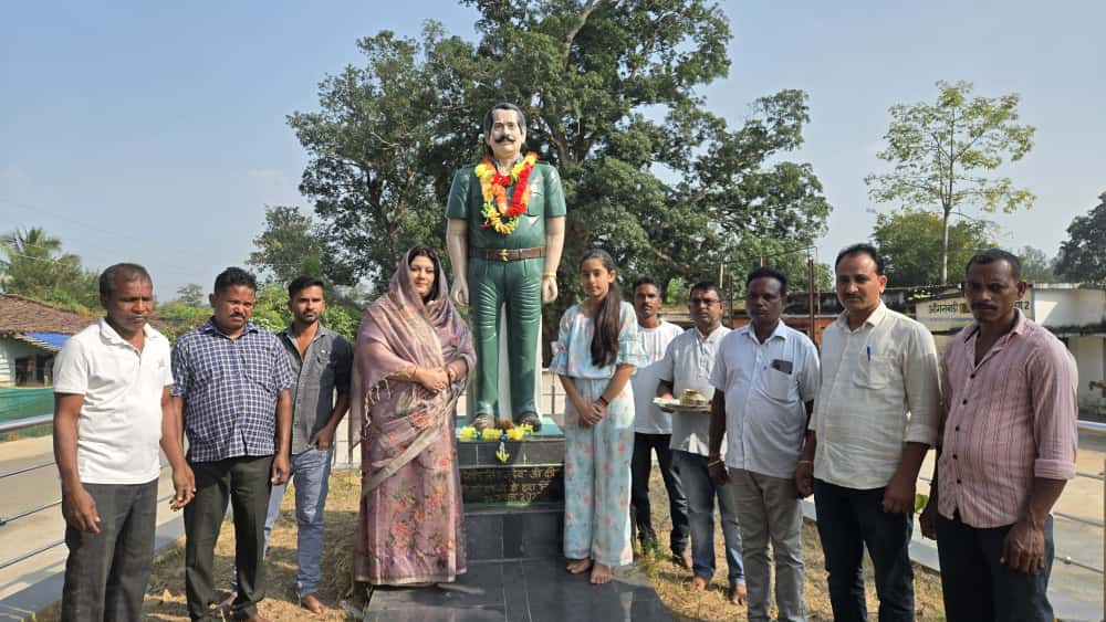 HinaJudev's tweet photo. ॐ पितृ देवतायै नम: 
पितृ पक्ष में परिवार के साथ पितृ देवों का श्राद्ध पूजन सम्पन्न किया गया। श्राद्ध, अपने पूर्वजों के प्रति गहरी श्रद्धा का प्��तीक हैं। 🙏 https://t.co/CCIHU8fbqS