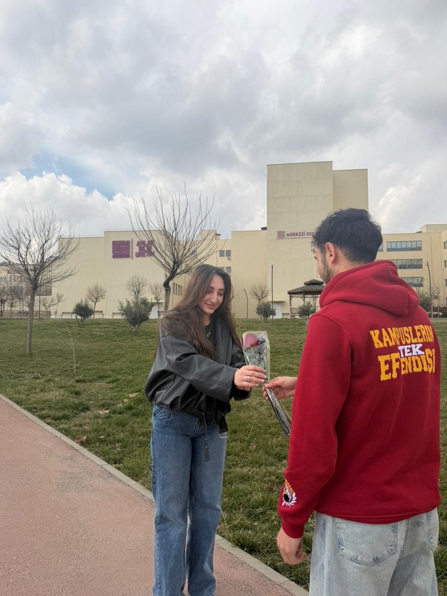 uAUNIArtuklu's tweet photo. Hayata anlam katan, sevgisiyle güç veren, emeğiyle dünyayı güzelleştiren tüm kadınların Kadınlar Günü kutlu olsun.
Her gününüz değerinizin bilindiği, saygı ve sevgiyle dolu olsun. 

#ultrAslanUNI
#uAUNIArtuklu https://t.co/zo6IhOEa91