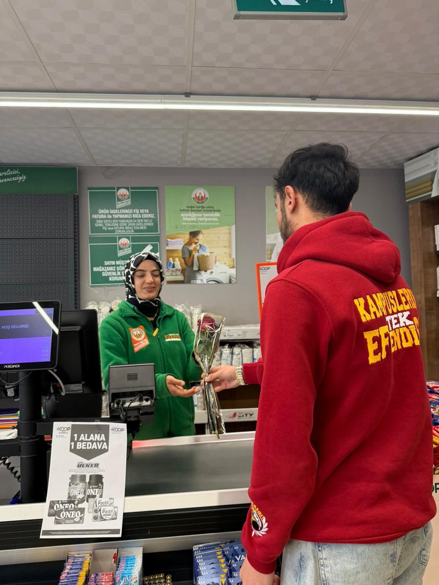 uAUNIArtuklu's tweet photo. Hayata anlam katan, sevgisiyle güç veren, emeğiyle dünyayı güzelleştiren tüm kadınların Kadınlar Günü kutlu olsun.
Her gününüz değerinizin bilindiği, saygı ve sevgiyle dolu olsun. 

#ultrAslanUNI
#uAUNIArtuklu https://t.co/zo6IhOEa91