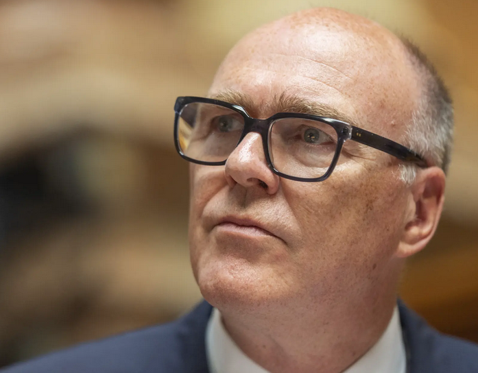 BurkhardtPhilip's tweet photo. "Die Amerikaner und #Israel haben den #Iran aus der Luft angegriffen", sagt Verteidigungsminister Martin #Pfister in der @sonntagszeitung: "Sie haben damit, wie auch der Iran, das #Völkerrecht verletzt".
Es bestehe die Gefahr, dass Europa in den Krieg hineingezogen werde. (1/3) https://t.co/tkdNriNvxv