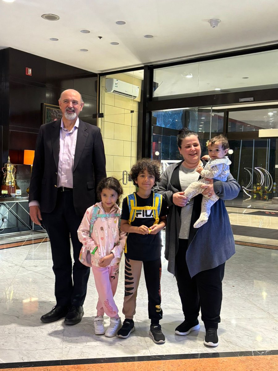 AusAmbKSA's tweet photo. We know this continues to be a difficult time for Australians in the Middle East. The safety and security of Australians is our top priority. 

Last night, my team and I welcomed more than 90 Australians who travelled by bus from Qatar to Saudi Arabia. https://t.co/wlqAtPSer9