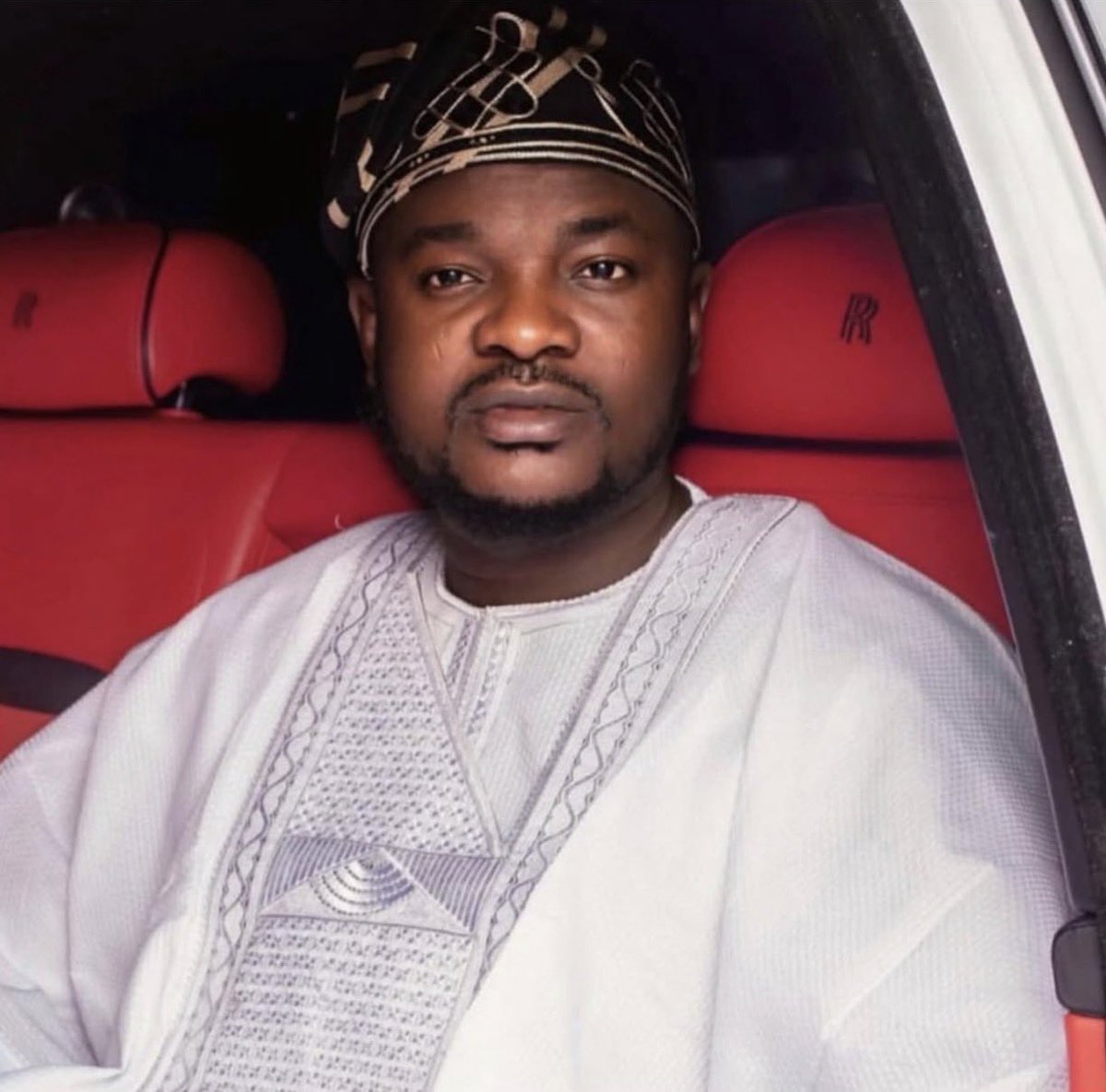 YL_IN_LAGOS tweet media