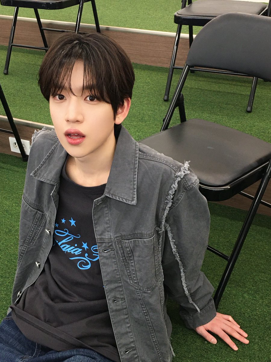IDID_starship's tweet photo. [🌠] #김민재_DID
하늘이 맑....네?

#IDID #아이딧 #KIMMINJAE #김민재 https://t.co/f606hEtgih