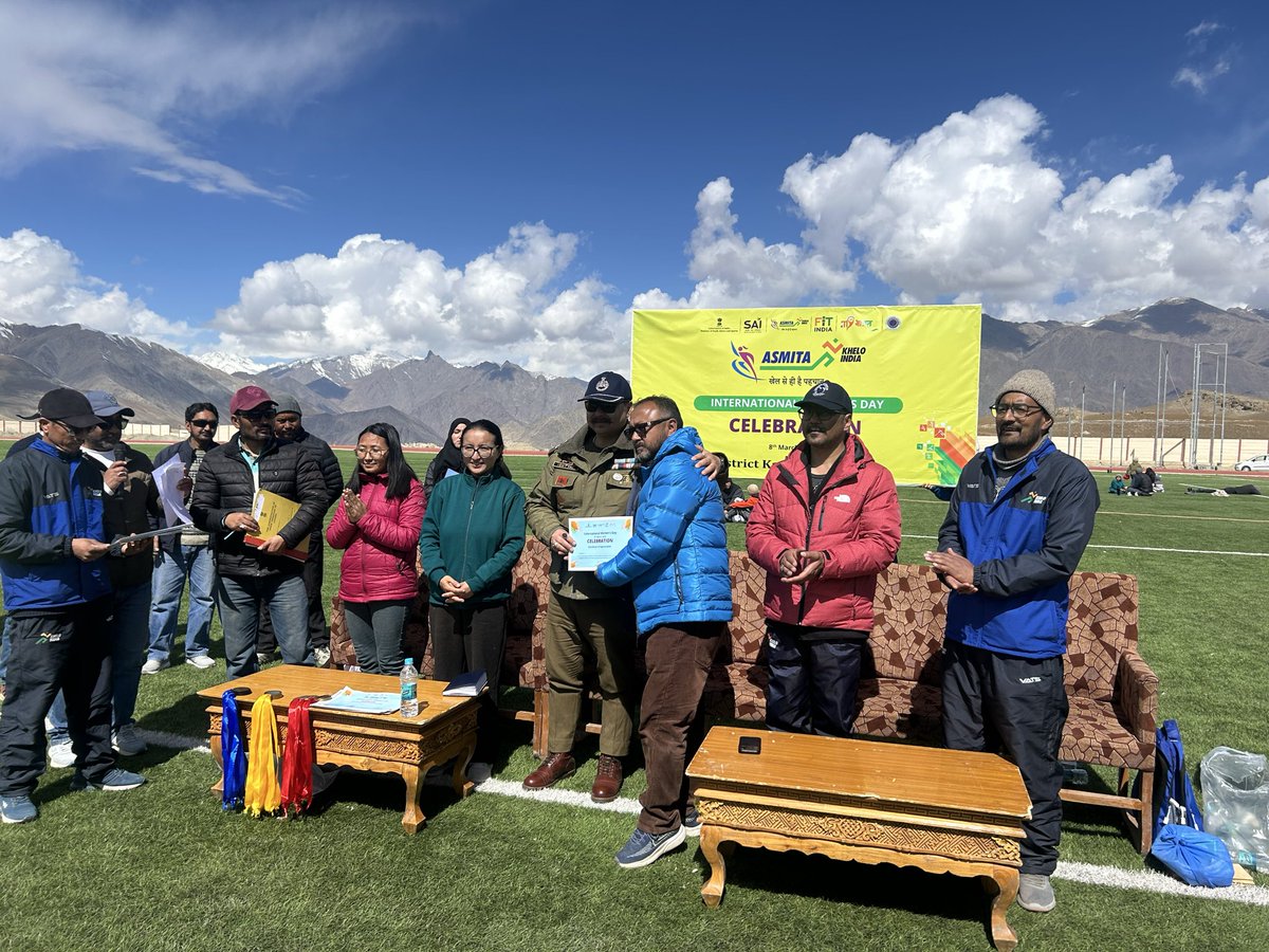 MYBKargil's tweet photo. Celebrating International Women’s Day through sports!
The Asmita League in Kargil witnessed remarkable participation of girls and women in athletics

 #ASMITALeague #KheloIndia #ShePlaysIndiaWins #BreakingTheGlassCeiling
 #MyBharat https://t.co/pb6YYMKZR3