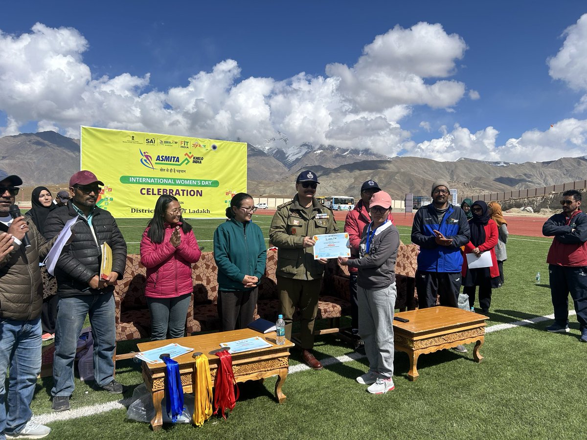MYBKargil's tweet photo. Celebrating International Women’s Day through sports!
The Asmita League in Kargil witnessed remarkable participation of girls and women in athletics

 #ASMITALeague #KheloIndia #ShePlaysIndiaWins #BreakingTheGlassCeiling
 #MyBharat https://t.co/pb6YYMKZR3