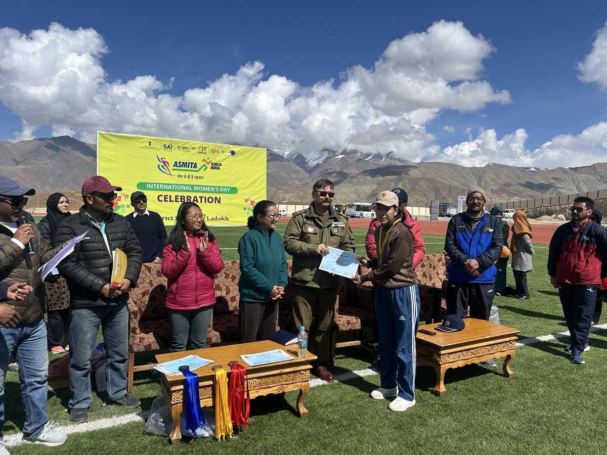 MYBKargil's tweet photo. Celebrating International Women’s Day through sports!
The Asmita League in Kargil witnessed remarkable participation of girls and women in athletics

 #ASMITALeague #KheloIndia #ShePlaysIndiaWins #BreakingTheGlassCeiling
 #MyBharat https://t.co/pb6YYMKZR3