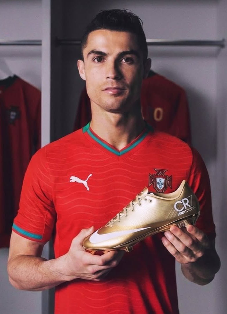 CRonaldoNews's tweet photo. 🔜🇵🇹🔥 https://t.co/JZb4oNAvOd