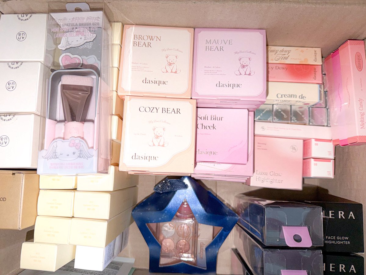 shopfankpop's tweet photo. พร้อมส่งทุกชิ้น มีเยอะมาก✨🥰🙌🏻
เครื่องสำอาง สกินแคร์ แฮนด์ครีม และอื่นๆๆๆ

🏷️ ลดราคาสุดคุ้ม มากกว่า 50% 🔥🔥🔥

*สินค้ามีมากกว่าในรูปตัวอย่าง*

ลงขายในเธรดนี้ค่า👇🏻🛍️🛒 https://t.co/3eAXlb0PWb