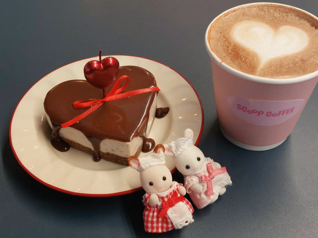 ri_su_co's tweet photo. バレンタイン💝
(大遅刻)(ホワイトデーのほうが近い)
 
 #シルバニア #sylvanianfamilies https://t.co/b3YZc7iN1X