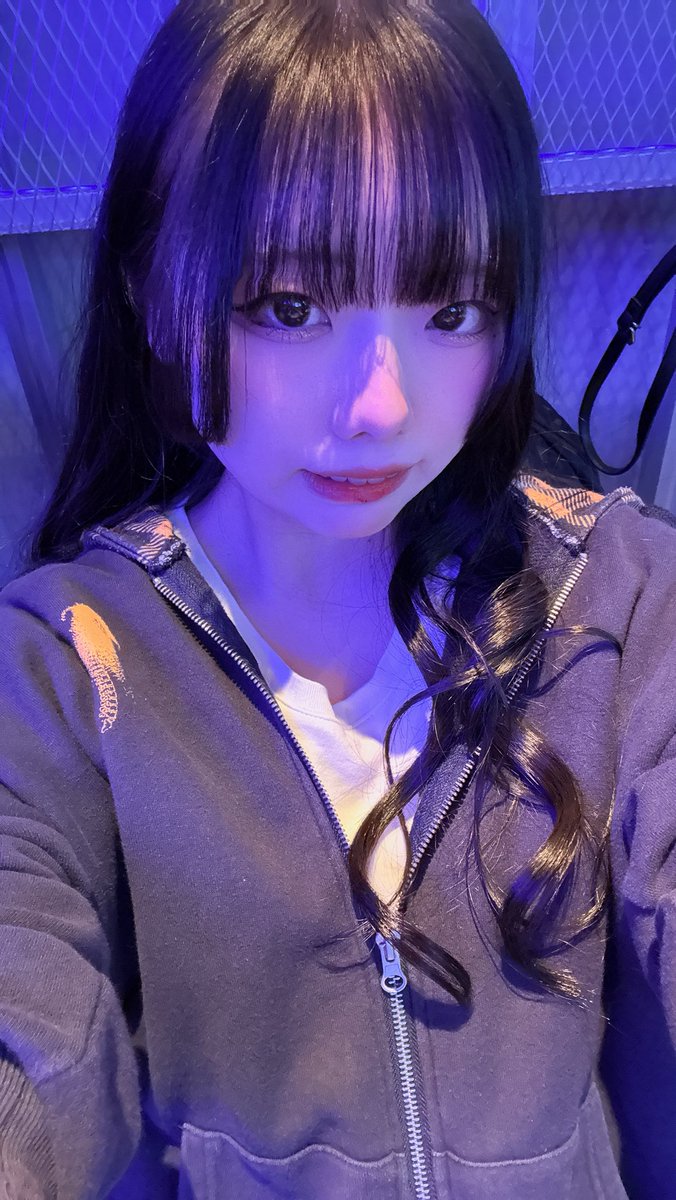 XXIさんでのSunday free LIVEありがとうございました～❕❕❕

対バンした方が私のこと知っててくれて
初めて｢かなめちゃんですよね！？｣というまるで芸能人かのような声掛けをされてすっかり天狗になっています👺

音楽で繋がれる輪が、私は大好きなので、
本当に素敵なご縁、
神様ありがとう❕❕❕