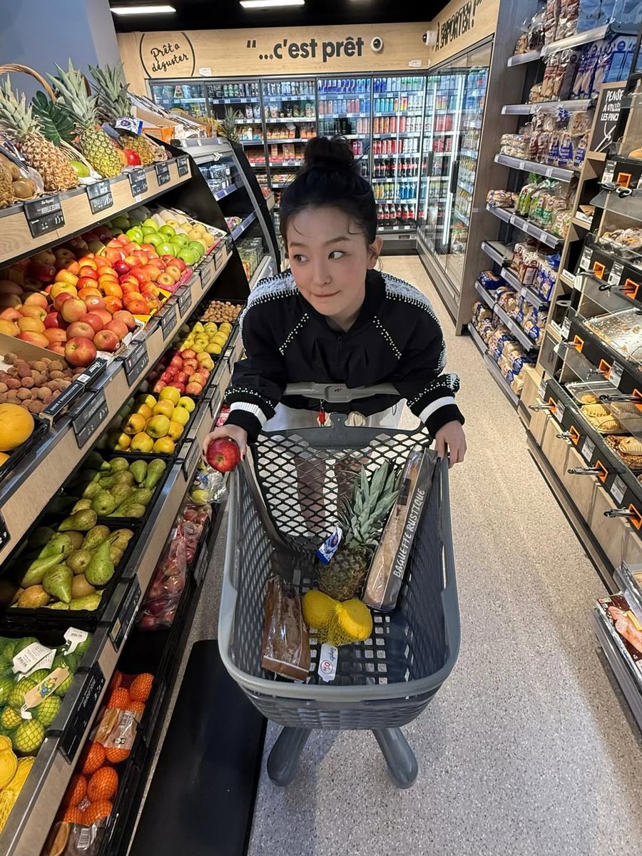 seulgi pics tweet media