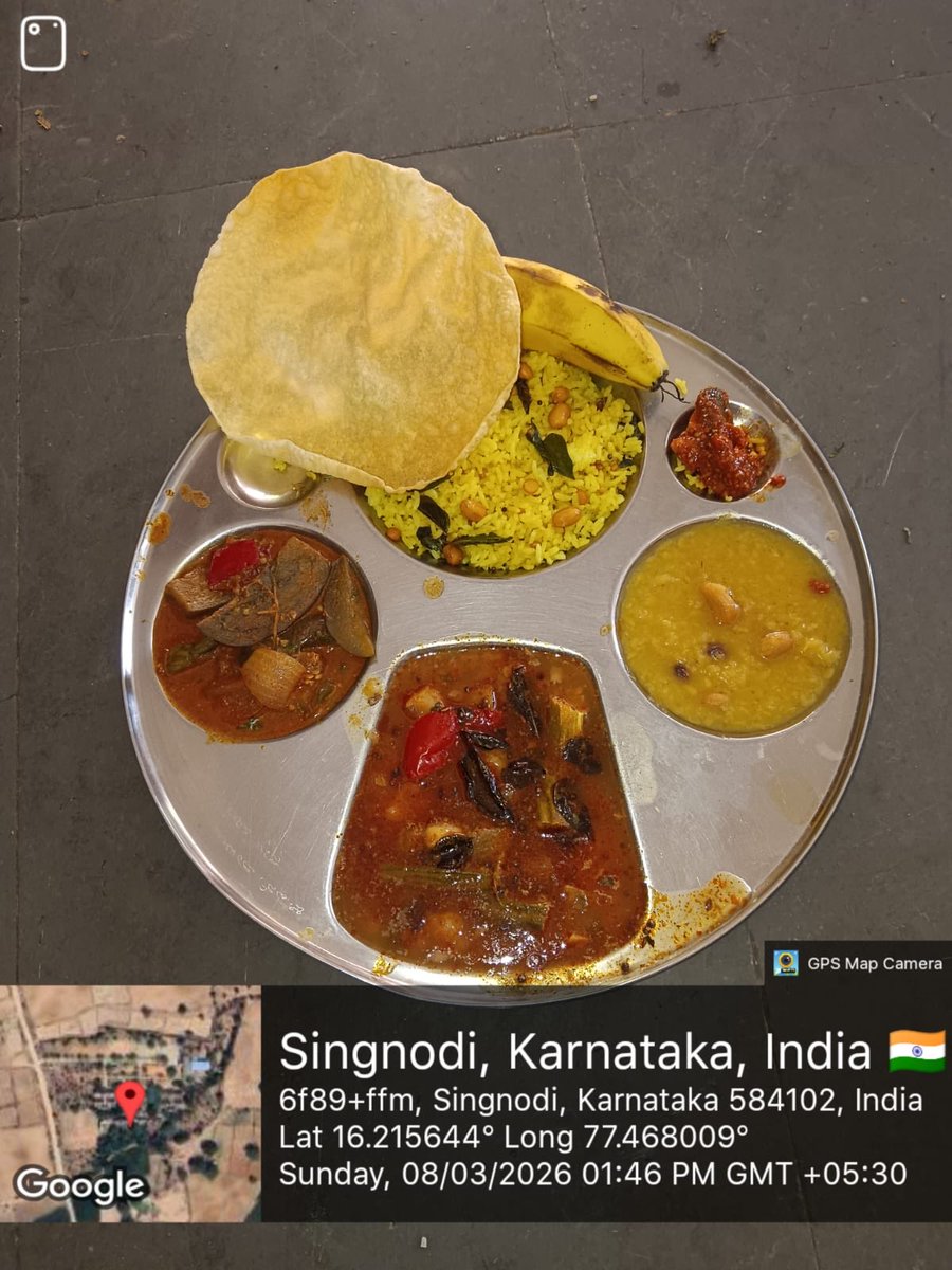 MDRSSinganodiSC's tweet photo. #SocialWelfare_Karnataka 
#SocialAudit_SWDMeals 
Afternoon lunch https://t.co/IrAA0CWUr8