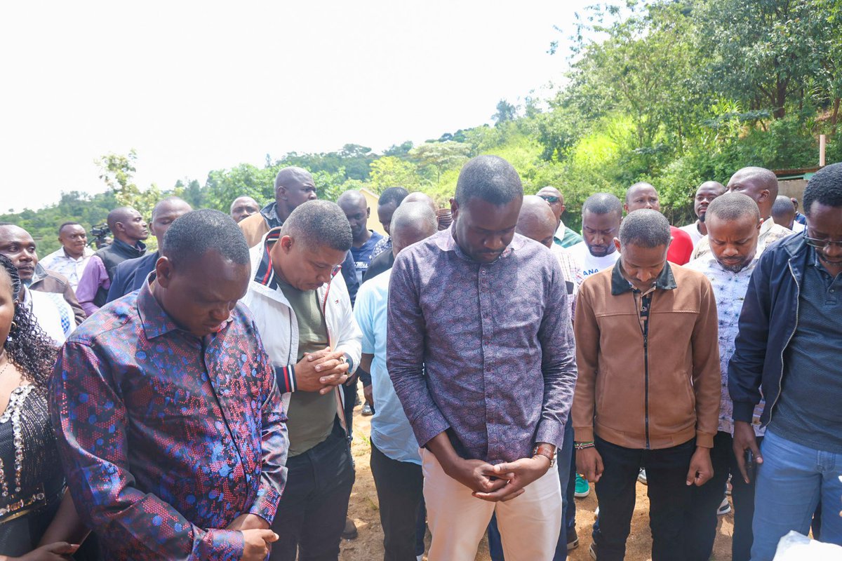 HEBabuOwino's tweet photo. Together with the Linda Mwananchi Team, we have arrived at AIC Mumbuni Church for today's service and a fundraiser! https://t.co/mnLs9lSDLS