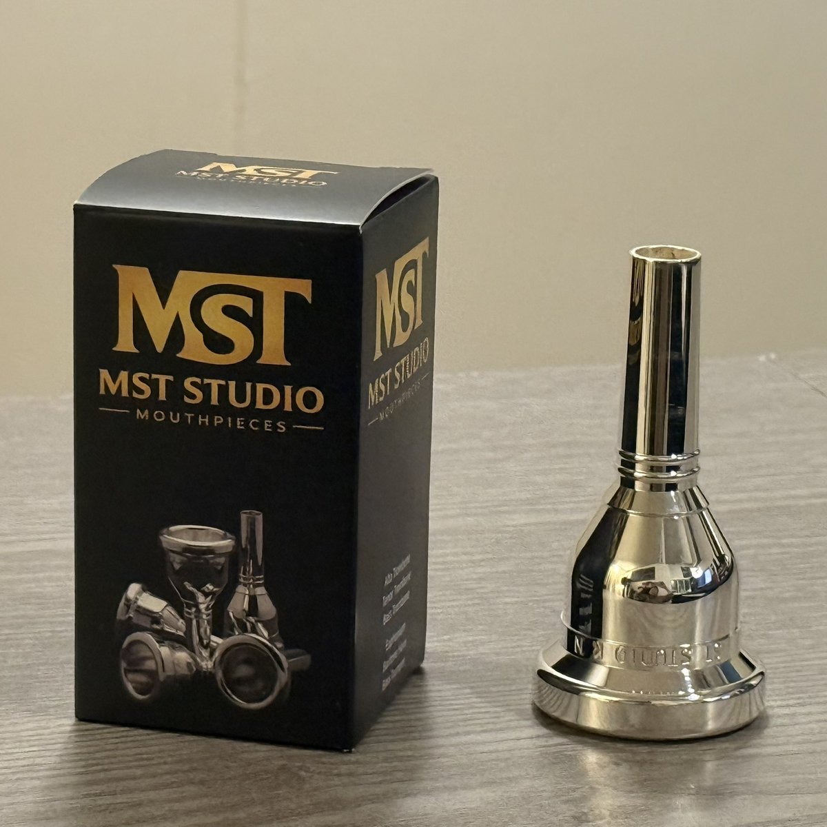 SlidingCafe's tweet photo. MST STUDIO MOUTHPIECES
事業を正式に継承しました。
ドイツで生まれ、James R New によって製作されてきたこのブランド。
終了予定だったMSTを、MellowToneとして引き継ぎます。
消えるはずだった音は、ここから再び始まります。
https://t.co/OmVfMqJozp
#トロンボーン #マウスピース #mellowtone https://t.co/9vfTCArAIK
