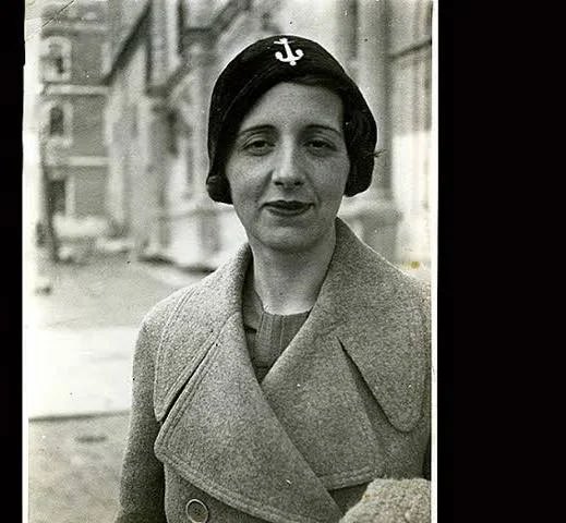 “Prefiero una libertad peligrosa a una servidumbre tranquila.”
María Zambrano
💜💜