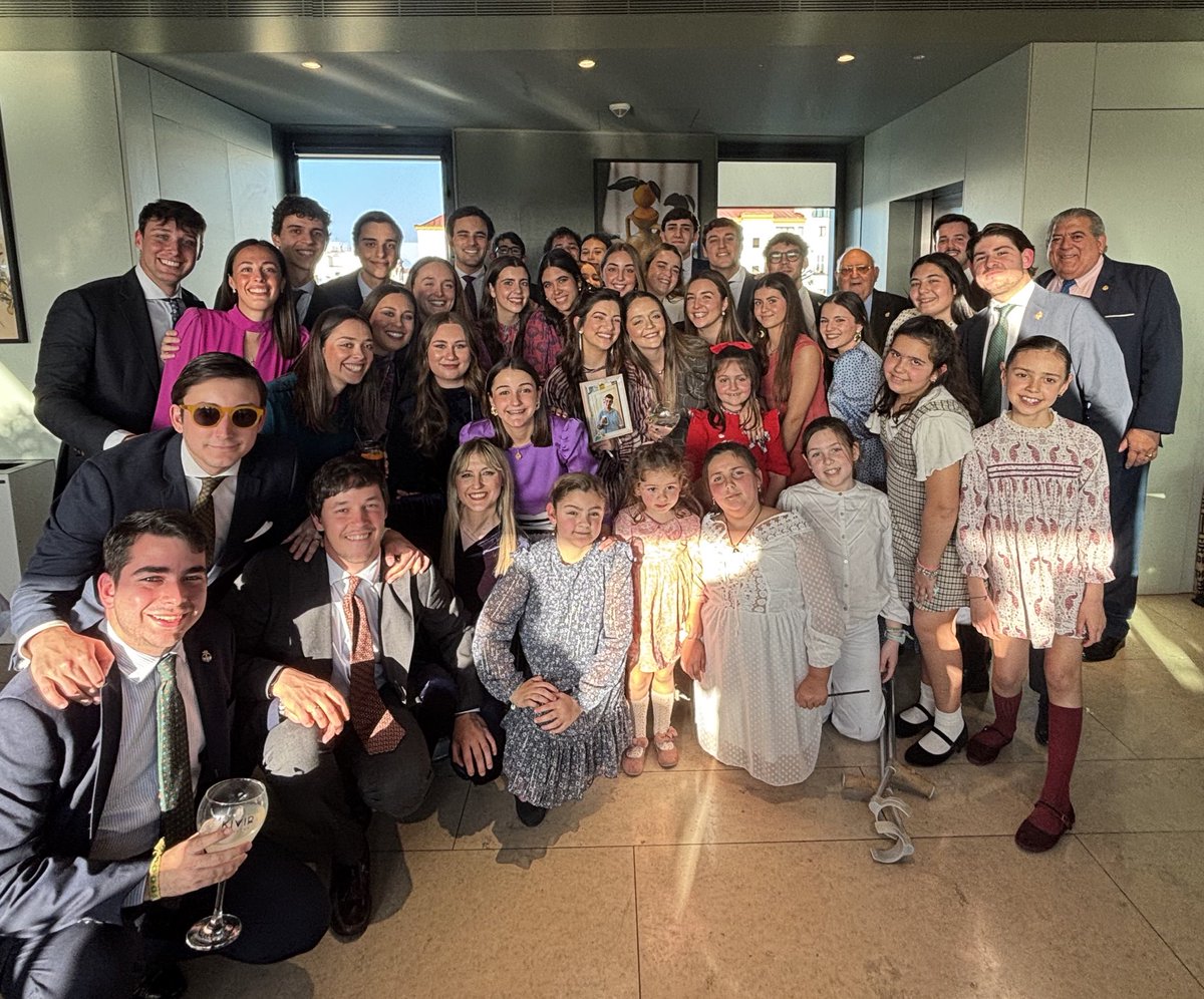 La pasada semana, nuestro grupo joven asistió a la comida de nuestra hermandad, disfrutando de un gran día de convivencia y unión entre todos los hermanos